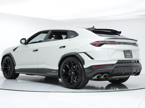 Used 2023 Lamborghini Urus Performante image 3
