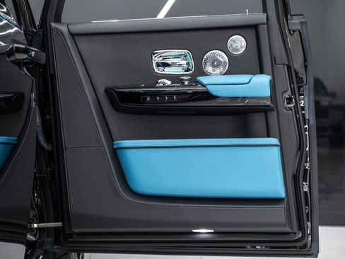 Used 2023 Rolls-Royce Phantom Sedan image 26