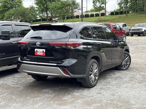 Used 2020 Toyota Highlander Platinum AWD/4WD image 4