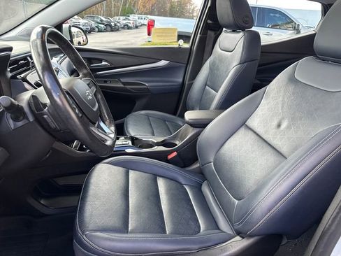 Used 2022 Chevrolet Bolt EUV Premier w/ Sun & Sound Package image 39