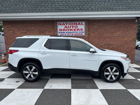 Used 2018 Chevrolet Traverse LT AWD/4WD image 2