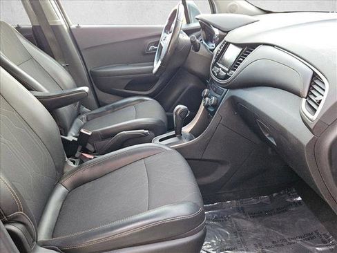 Used 2020 Chevrolet Trax LT w/ Driver Confidence Package image 20