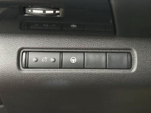 Used 2024 Nissan Pathfinder SV AWD/4WD image 23