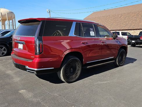 Used 2025 Cadillac Escalade Luxury image 8