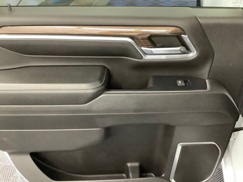 Used 2024 Chevrolet Silverado 2500 LT AWD/4WD image 5
