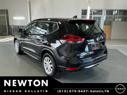Used 2018 Nissan Rogue S FWD image 18