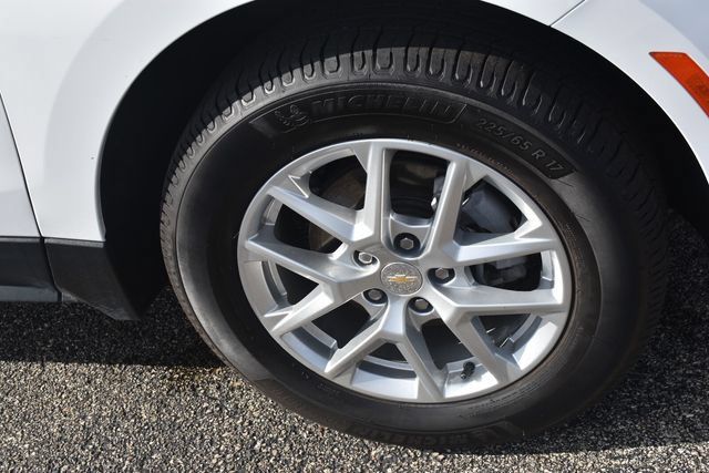 Certified 2022 Chevrolet Equinox LS w/ Driver Confidence II Package AWD/4WD image 11