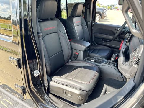 Used 2025 Jeep Gladiator Rubicon AWD/4WD image 25