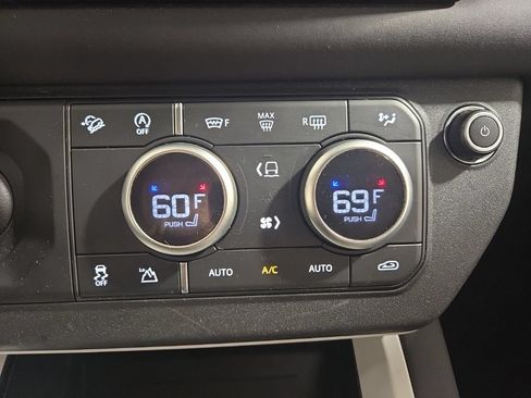 Used 2025 Land Rover Defender 110 S AWD/4WD image 16