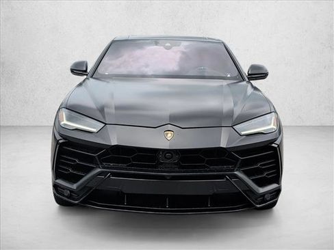 Used 2022 Lamborghini Urus AWD/4WD image 2