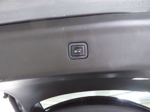 Used 2023 Buick Enclave Essence w/ Sport Touring Edition image 37