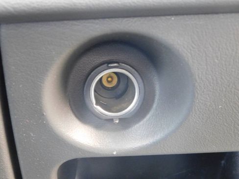 Used 2004 GMC Sierra 1500 SLE RWD image 13