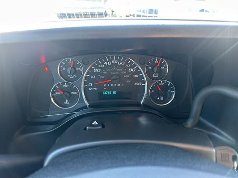 Used 2024 Chevrolet Express 2500 w/ Driver Convenience Package image 18