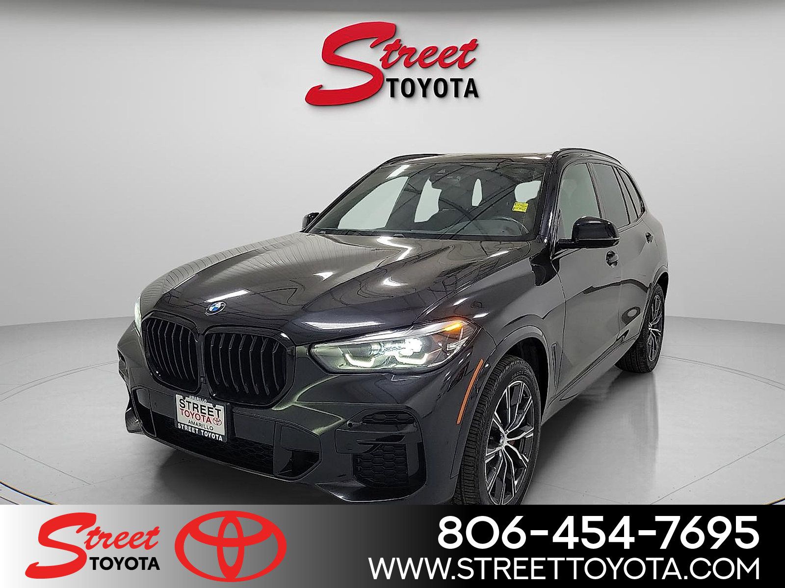 Used 2022 BMW X5 xDrive40i w/ M Sport Package AWD/4WD image 1