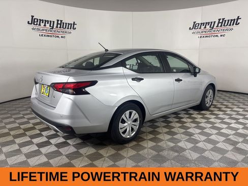 Used 2025 Nissan Versa S FWD image 5