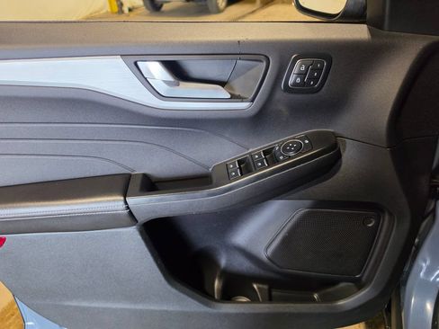 Used 2025 Ford Escape Platinum AWD/4WD image 5