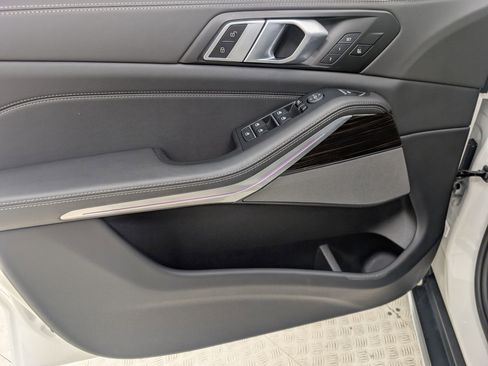 Certified 2025 BMW X5 xDrive40i w/ Climate Comfort Package image 14