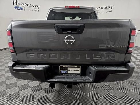 Used 2023 Nissan Frontier SV AWD/4WD image 6