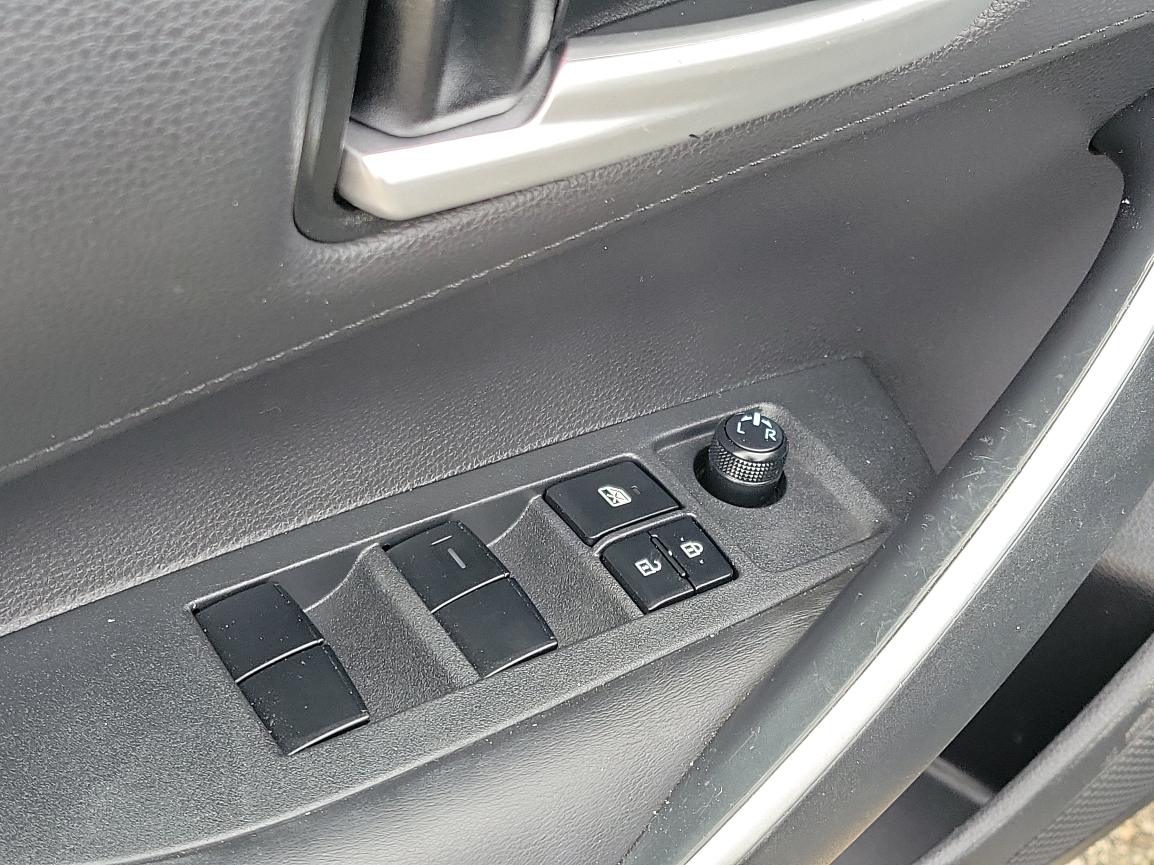 Used 2020 Toyota Corolla SE FWD image 23