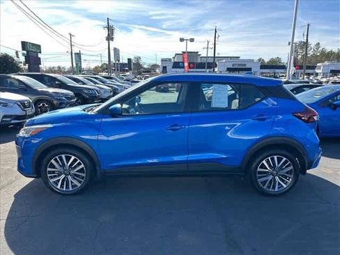 Used 2023 Nissan Kicks SV image 6