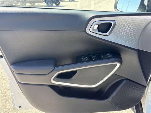 Used 2024 Kia Soul LX FWD image 15