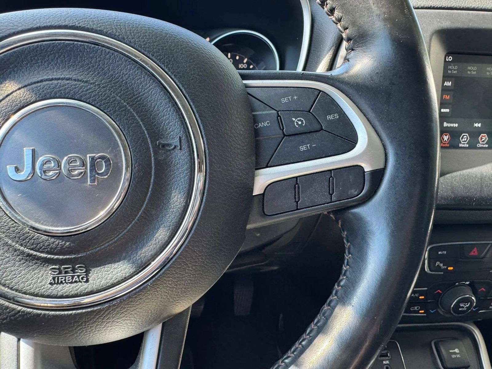 Used 2020 Jeep Compass Latitude w/ Popular Equipment Group FWD image 29