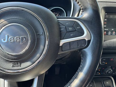 Used 2020 Jeep Compass Latitude w/ Popular Equipment Group FWD image 29