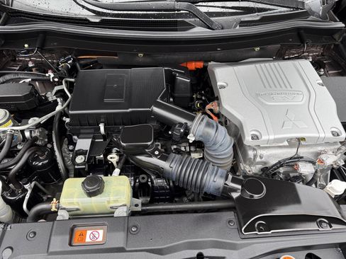 Used 2018 Mitsubishi Outlander SEL image 14