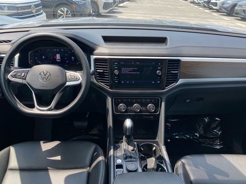 Used 2023 Volkswagen Atlas SE w/ Panoramic Sunroof Package AWD/4WD image 12