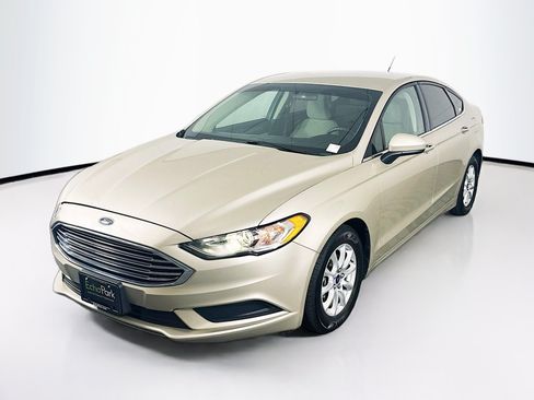 Used 2018 Ford Fusion S FWD image 3