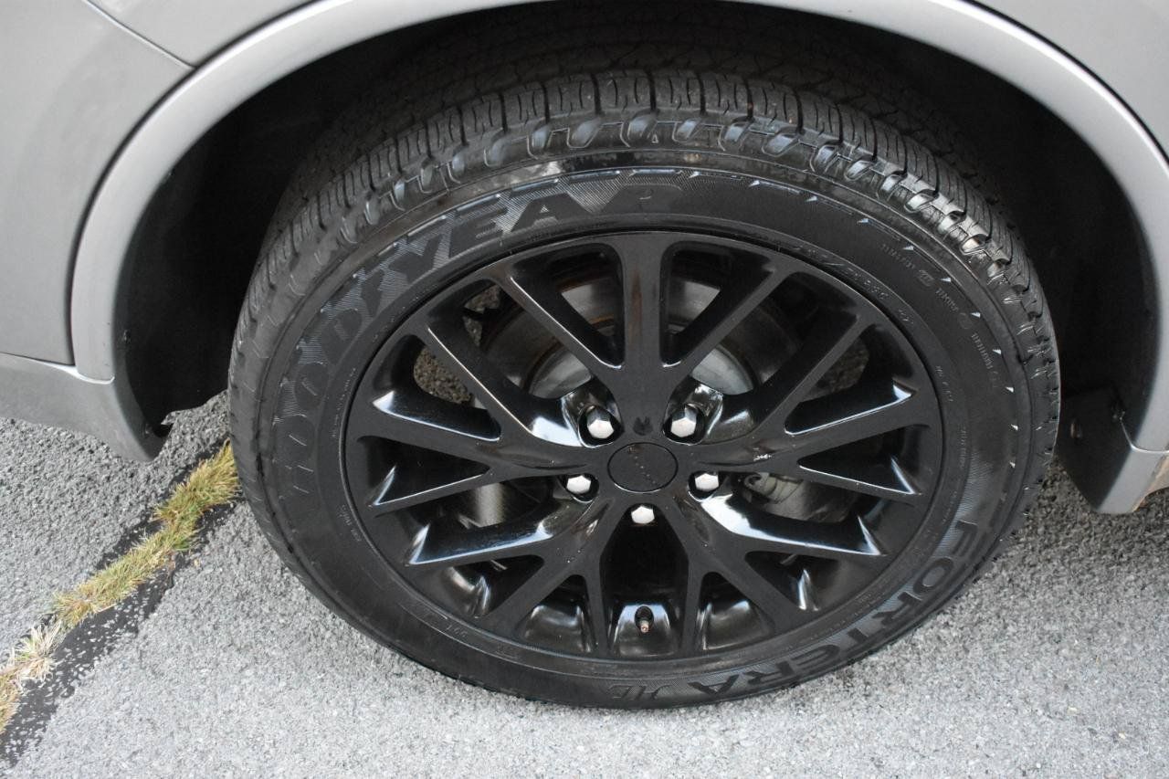 Used 2015 Dodge Durango R/T w/ Blacktop Package RWD image 38