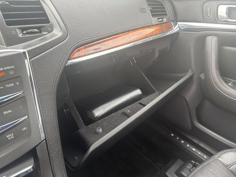 Used 2013 Lincoln MKS AWD image 38