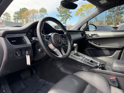 Used 2016 Porsche Macan Turbo AWD/4WD image 10