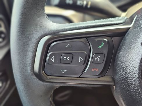 Used 2025 Jeep Wrangler Unlimited Rubicon w/ Safety Group AWD/4WD image 19