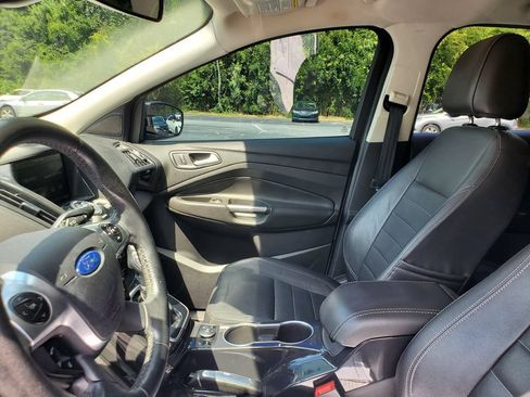 Used 2014 Ford Escape Titanium FWD image 19