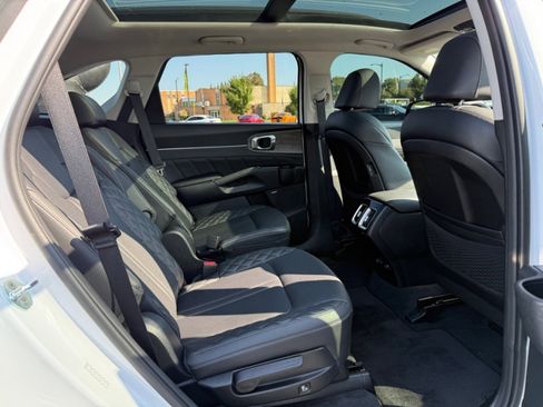 Used 2022 Kia Sorento SX Prestige image 15