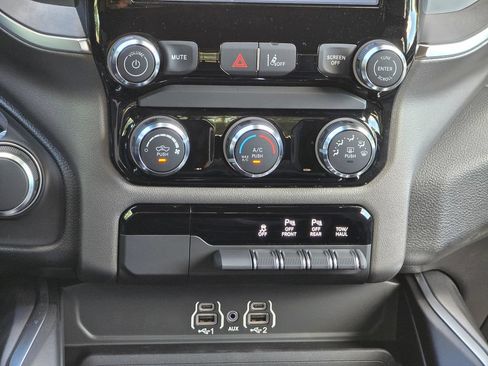New 2026 RAM 1500 Express AWD/4WD image 30