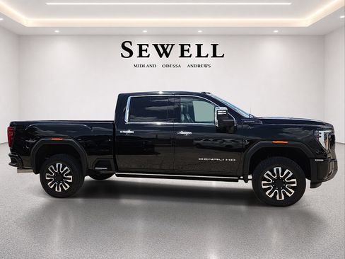 Used 2024 GMC Sierra 2500 Denali Ultimate w/ Max Trailering Package AWD/4WD image 5