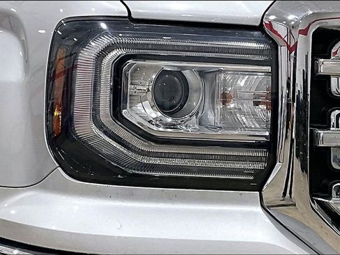 Used 2018 GMC Sierra 1500 SLT w/ SLT Premium Package image 27