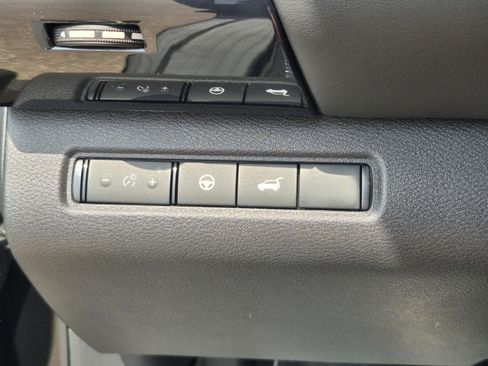New 2026 Nissan Pathfinder SV w/ Cargo Package FWD image 31