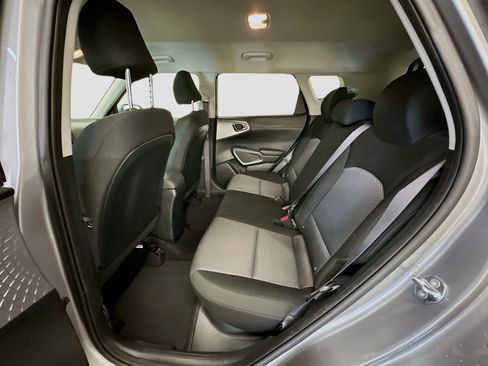 Used 2025 Kia Soul LX w/ LX Technology Package FWD image 28