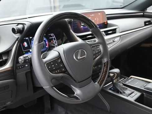 Used 2019 Lexus ES 350 Ultra Luxury w/ Accessory Package 2 FWD image 21