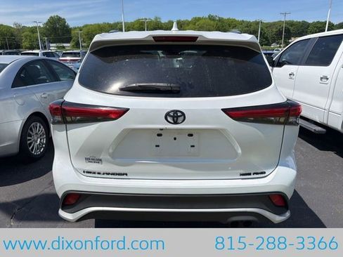Used 2022 Toyota Highlander XSE AWD/4WD image 5