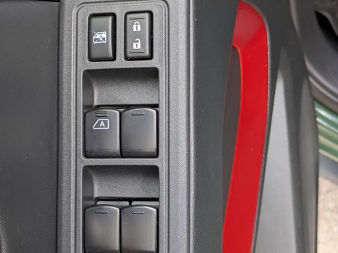 Used 2022 Nissan Frontier PRO-4X w/ Technology Package image 17