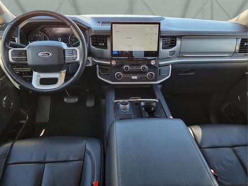 Used 2024 Ford Expedition XLT image 9