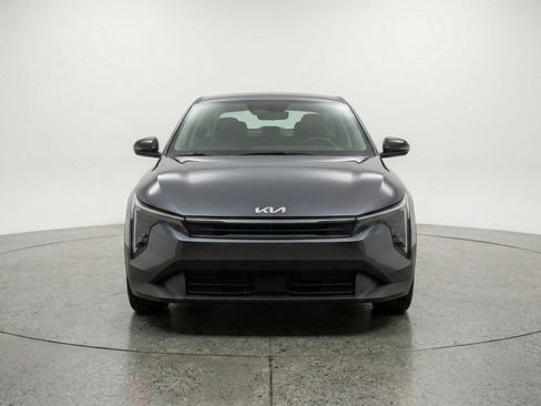 Used 2025 Kia K4 LXS image 2