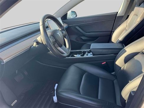 Used 2018 Tesla Model 3 Long Range image 15