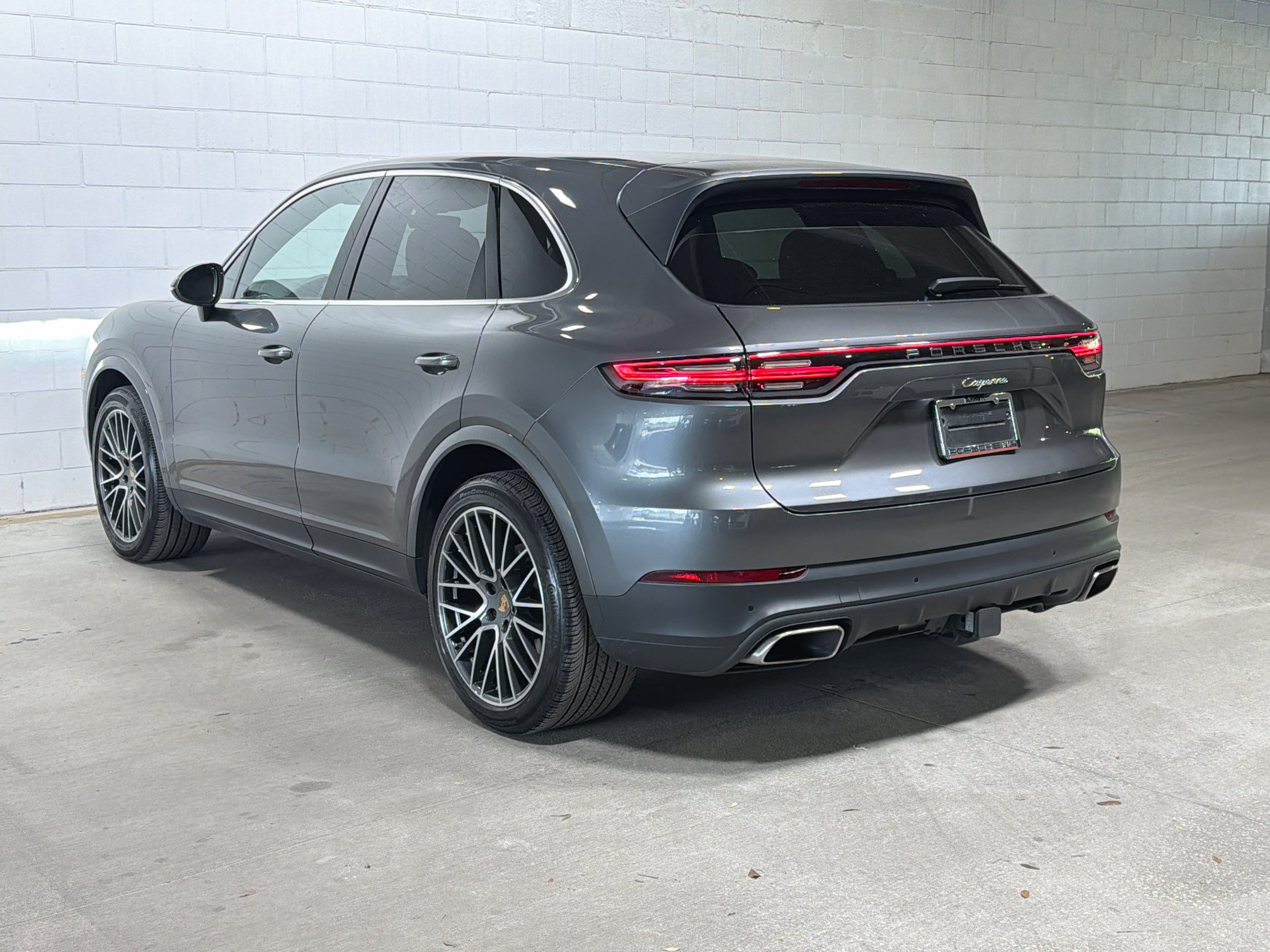 Certified 2023 Porsche Cayenne AWD/4WD image 3