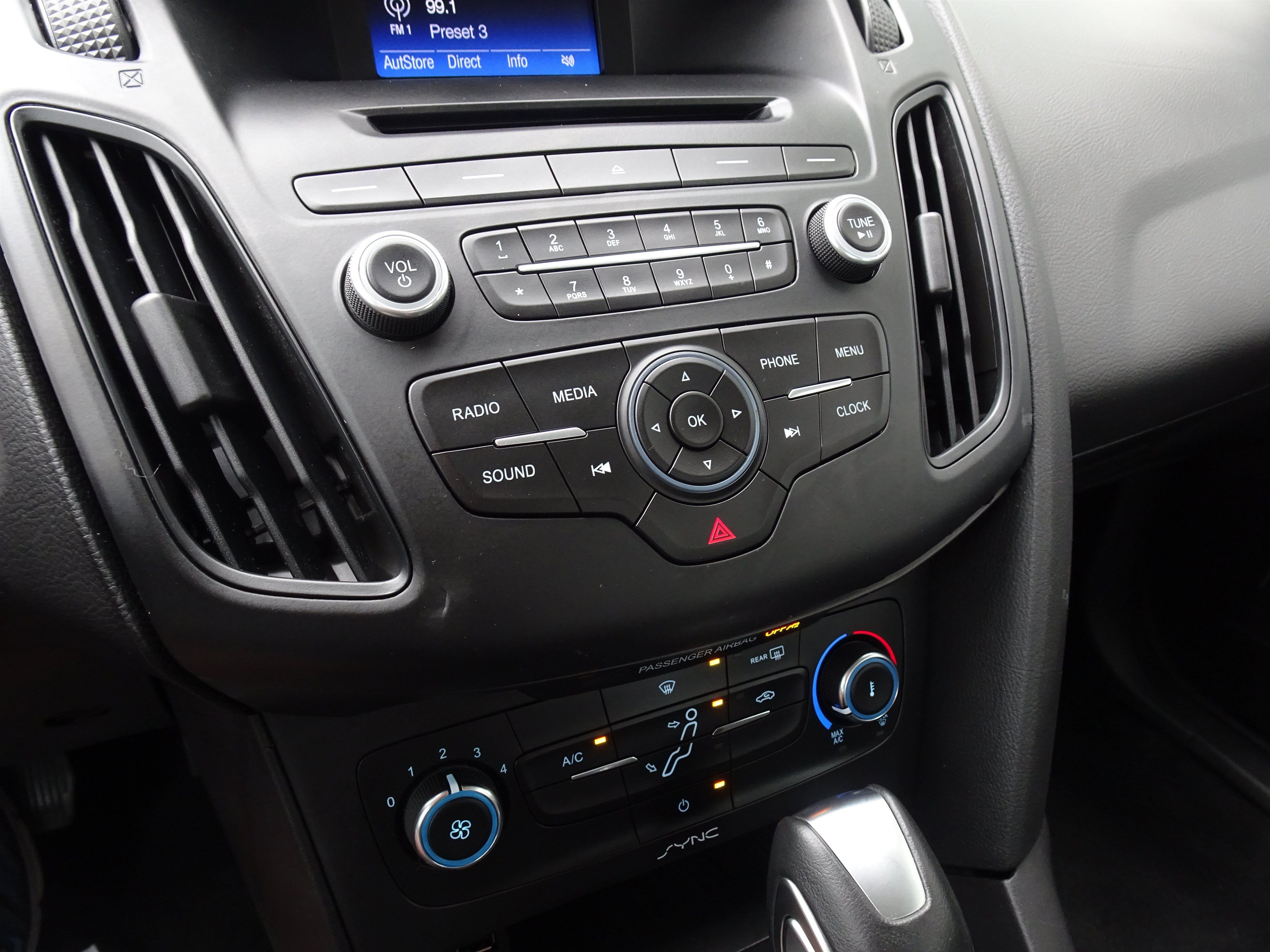 Used 2016 Ford Focus SE FWD image 17