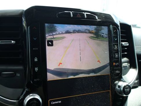Used 2022 RAM 1500 Laramie AWD/4WD image 18
